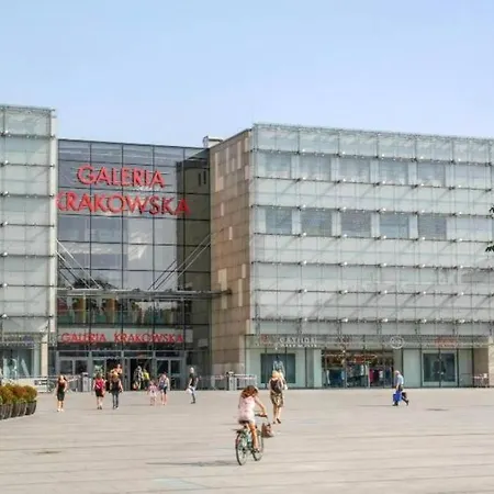 W Scislym Centrum Krakowa Z Parkingiem!